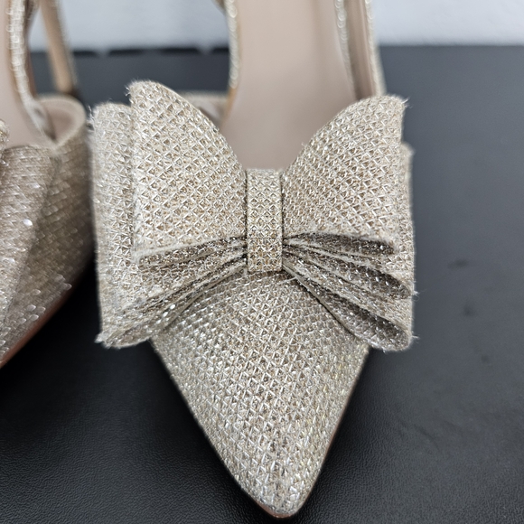 Betsey Johnson Gold Stiletto Heels Elegant Formal Shoes - Picture 7 of 10